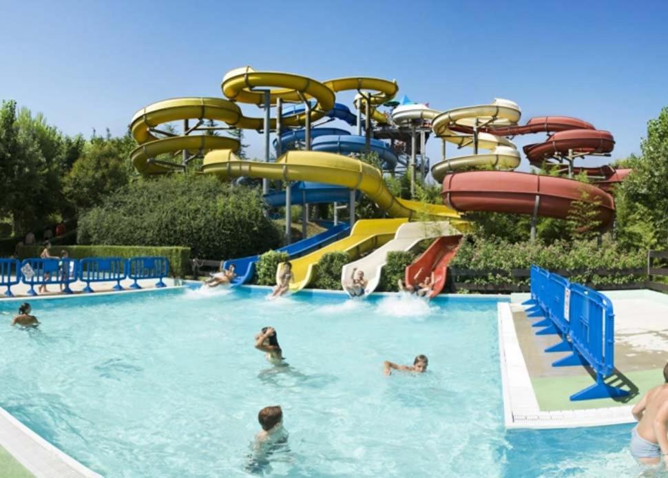 a group of people in a pool at a water park at Casa Zaccardi in Vasto