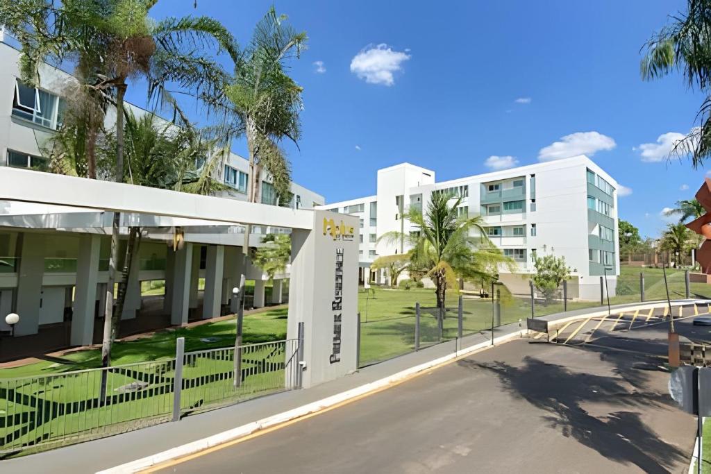 ブラジリアにあるHotel Premier Residence Brasília - Ozped Flatsの建物正面の景色