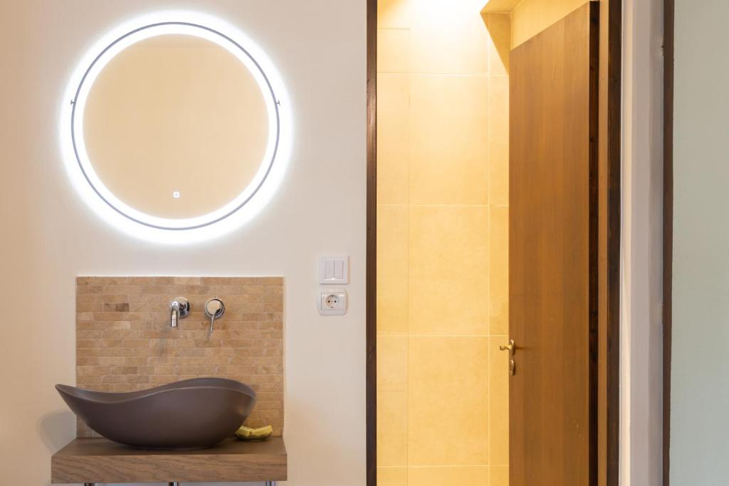 Hotel Katafigio - Deluxe King Room