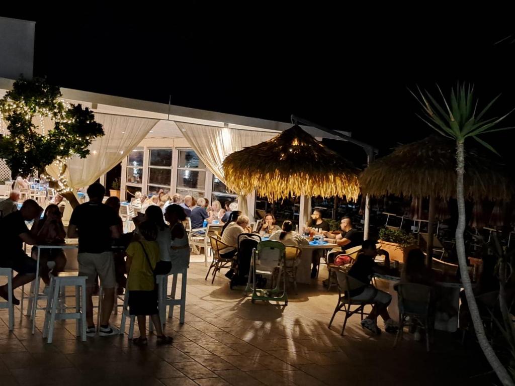 Hosté ubytování Albergo Diomedee Rooms on the Beach