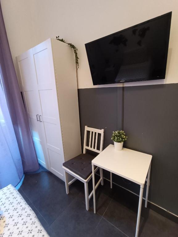 Ginny's Room - Single Room With Private Bathroom