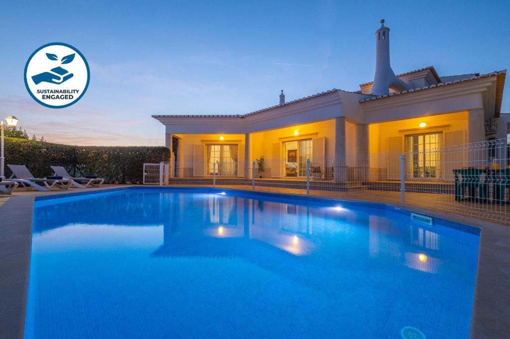 Villa Rose Bay - Refúgio familiar com piscina aquecível e BBQ em Albufeira