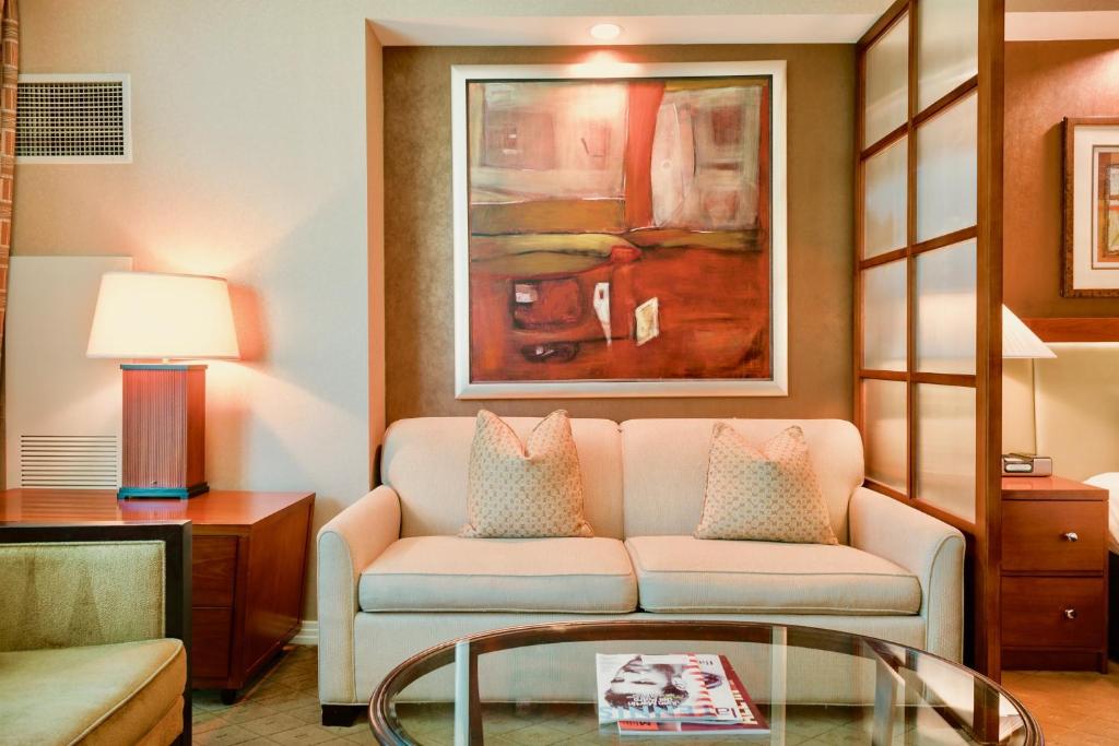 No Resort Fee - Strip Views, Pools & Parking photo