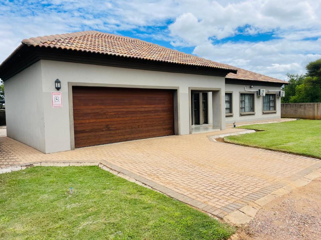 Bela Waterfront Villa, BelaBela (updated prices 2024)