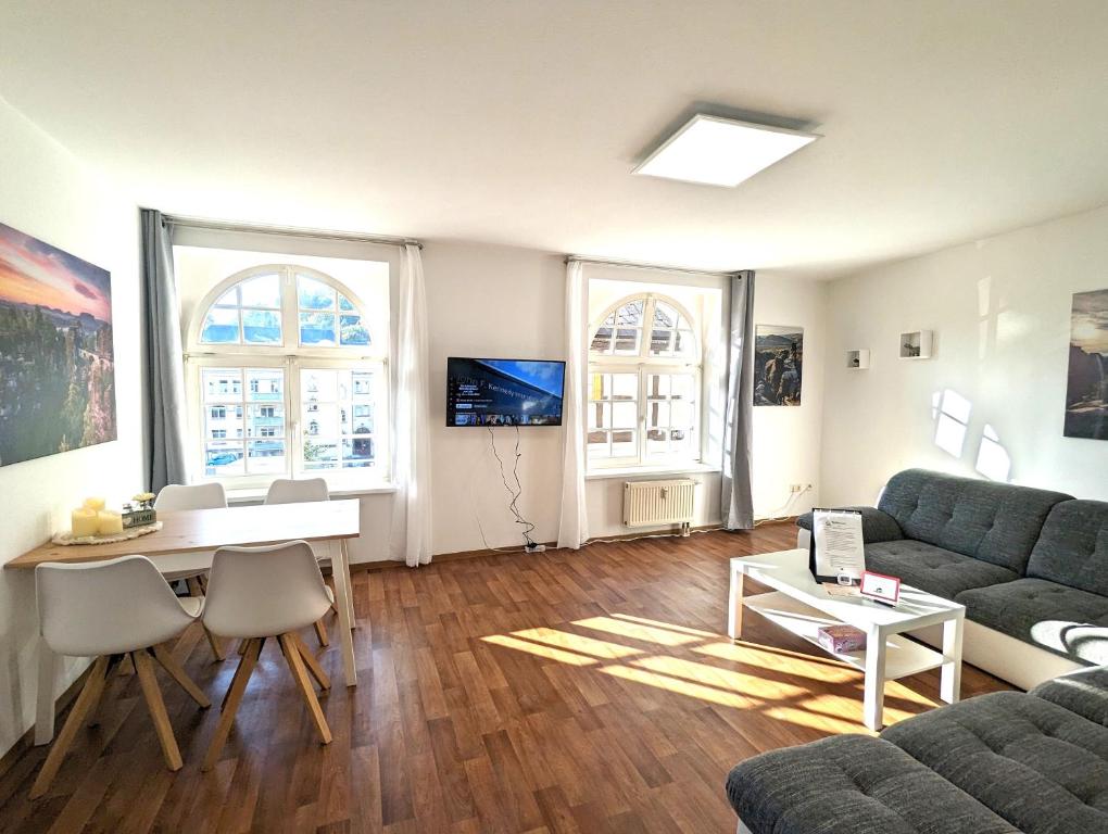 Grosse Wohnung Balkon,Pool,Garten&Grill HW1b, Sebnitz (updated