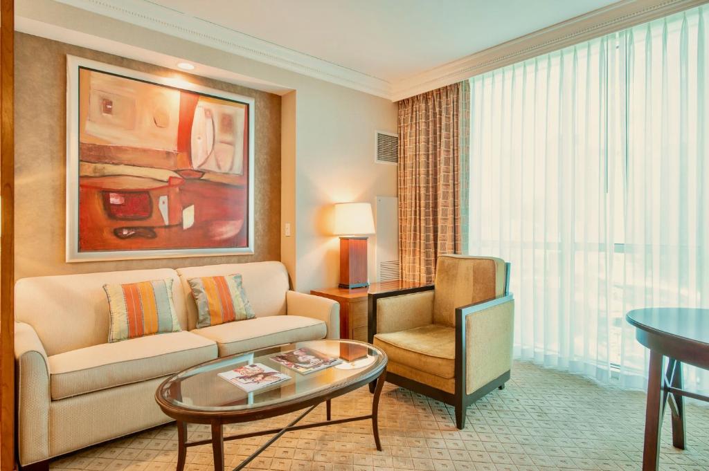 No Resort Fee - Strip Views, Pools & Parking photo