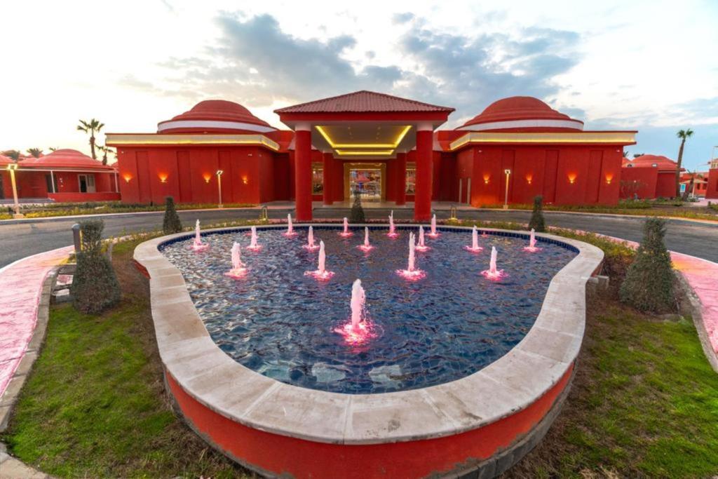 Bazén v ubytování Pickalbatros Laguna Club Resort Sharm El Sheikh nebo v jeho okolí