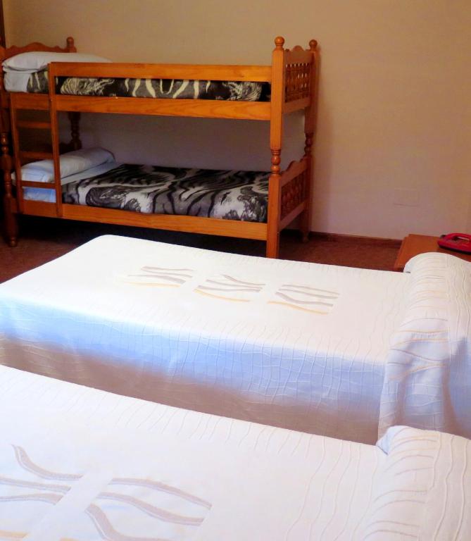 Hotel Restaurante America - Habitación Cuádruple Con Baño Privado