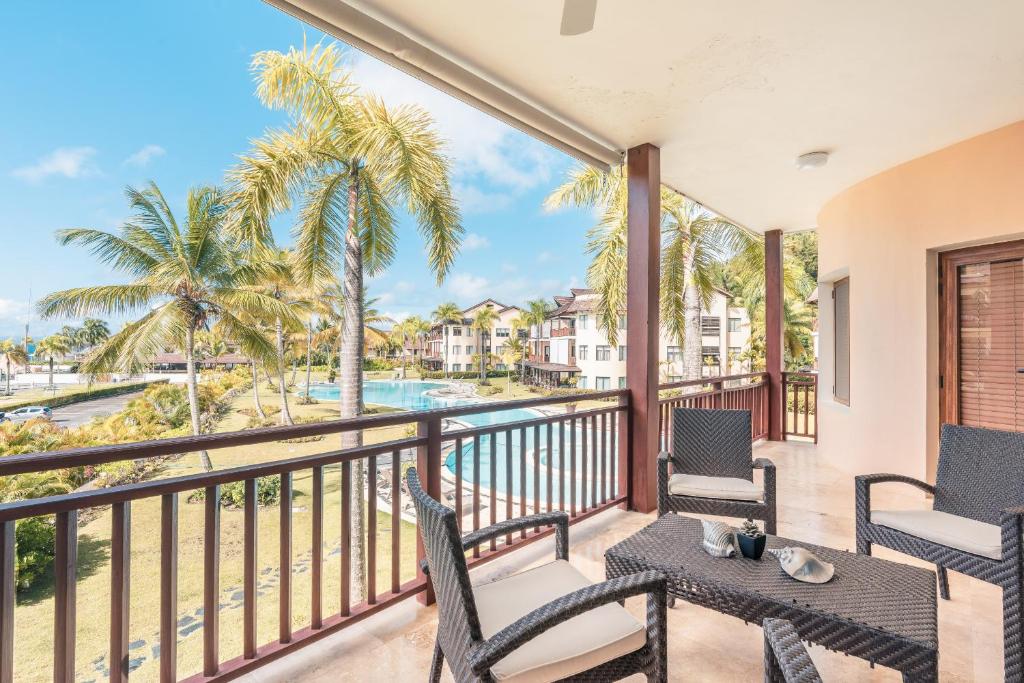 Spacious Apartment at Puerto Bahia B2 with balcony