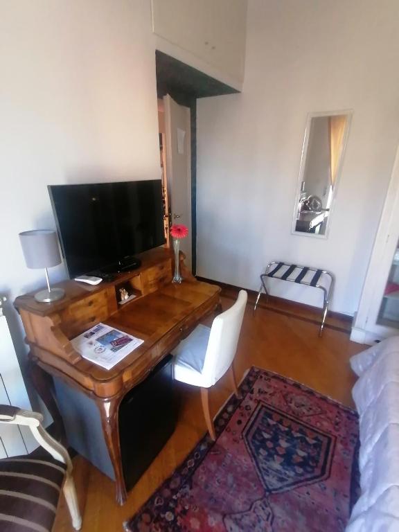 Televízia a/alebo spoločenská miestnosť v ubytovaní B&B Buon Cammino Tuscia Viterbo - colazione inclusa - convenzionato con impianti termali