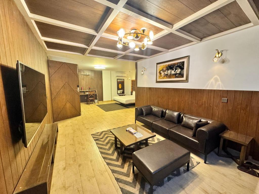 Gallery image of Signature By Hotel Crown Inn in Karachi