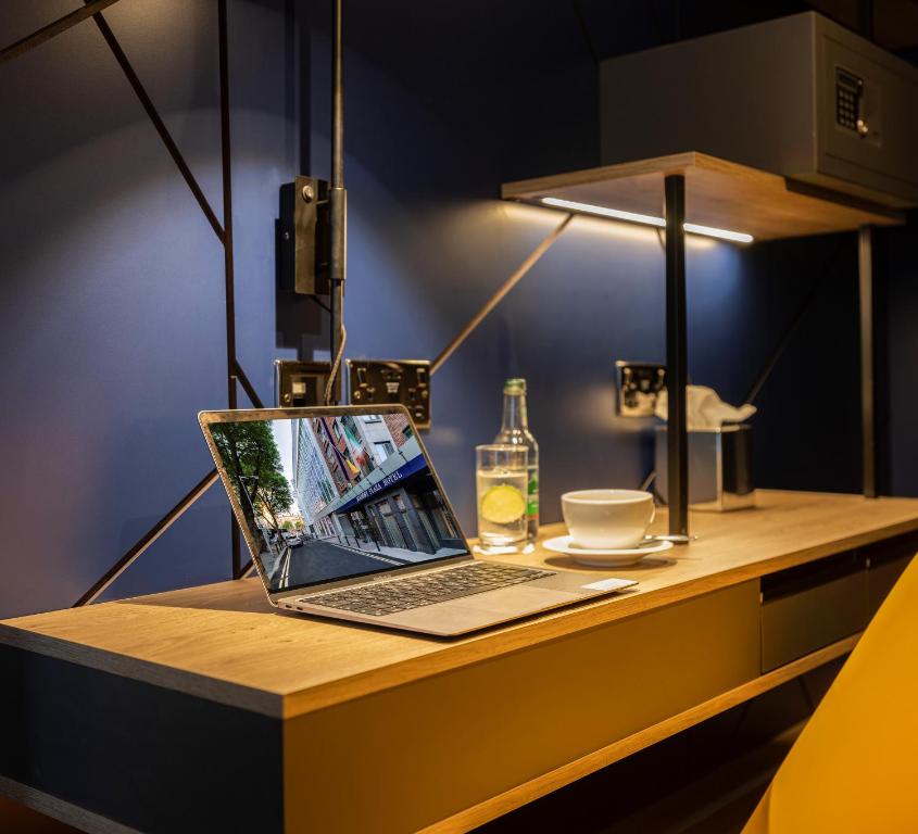 Academy Plaza Hotel - Resim 16