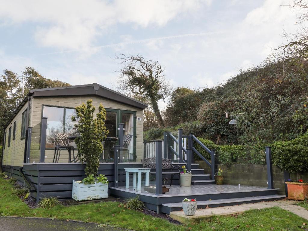 Lodge 12, Lymington (updated prices 2024)