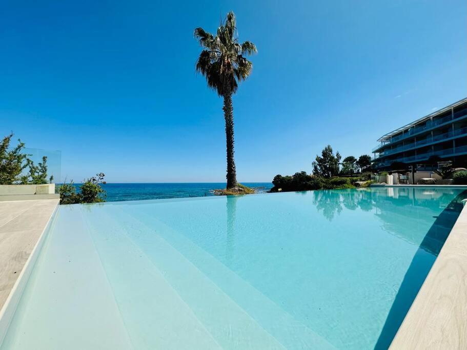 Bazén v ubytování "T3 Mare e Festa" vue mer - piscine - accès plage nebo v jeho okolí