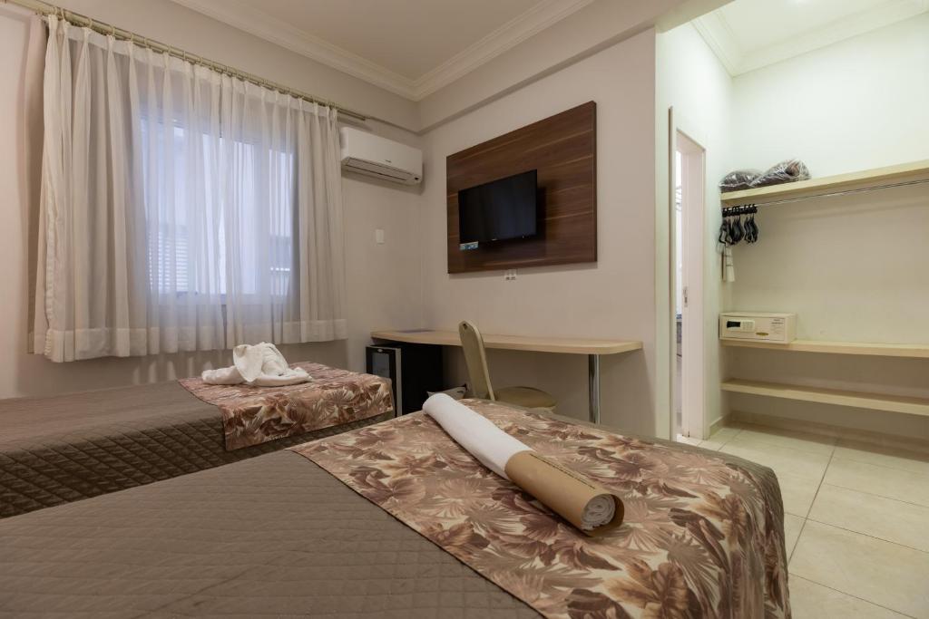 Habitación Estándar con 2 Camas Individuales