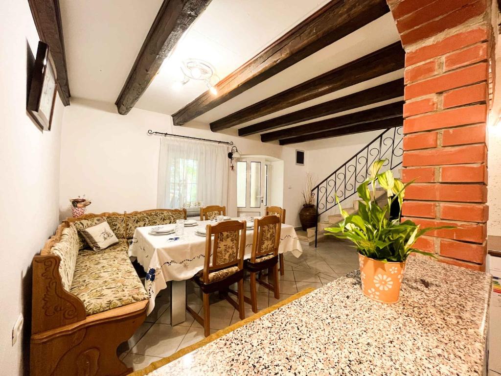 Posezení v ubytování Holiday home in Krnica/Istrien 8733