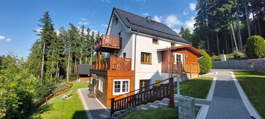 Budova, v ktorej sa apartmán nachádza