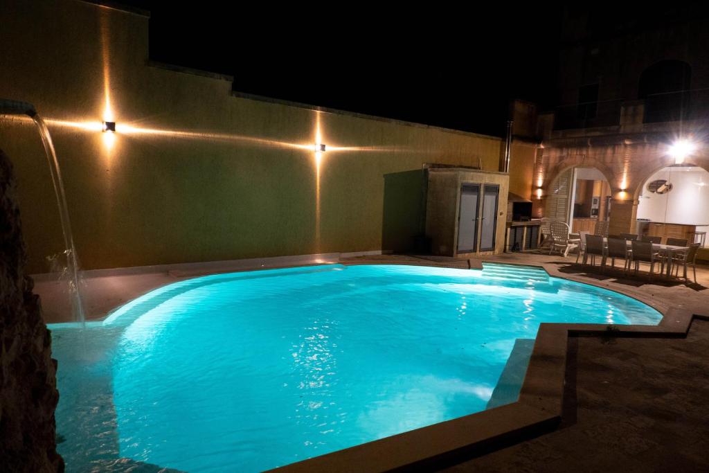 Bazén v ubytování OneFifty Holiday Home nebo v jeho okolí