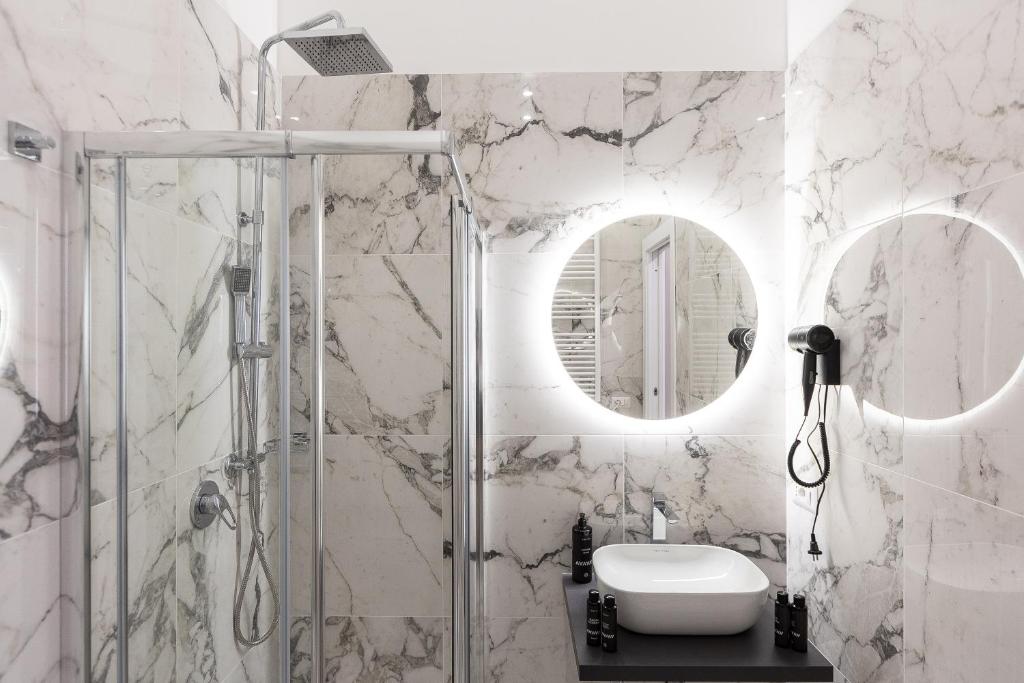 IRON Luxury Rooms - 15