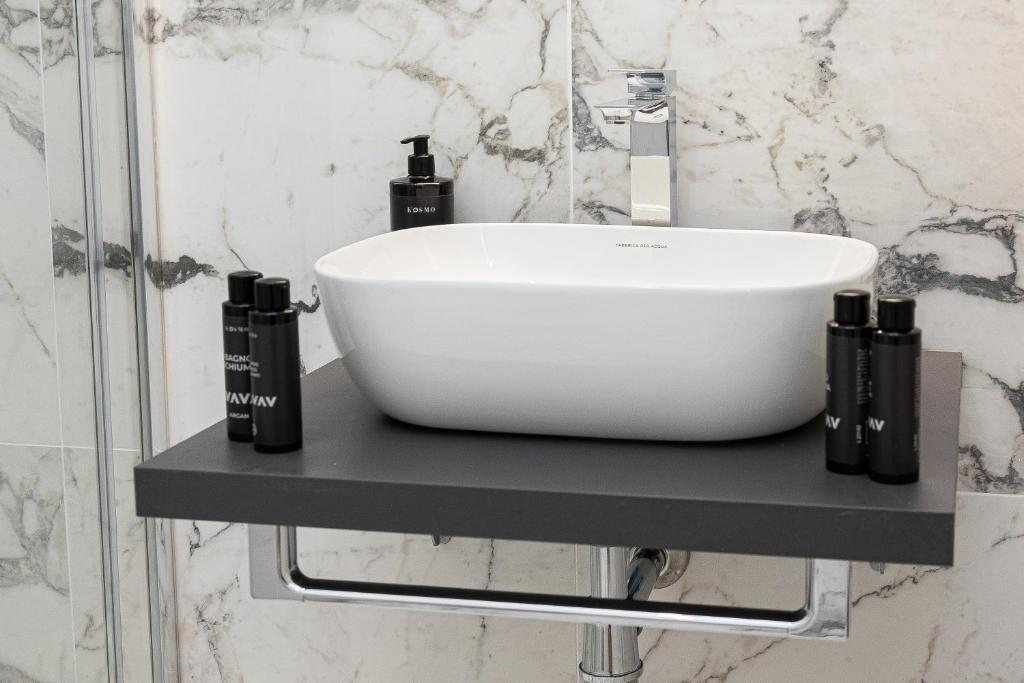 IRON Luxury Rooms - 19