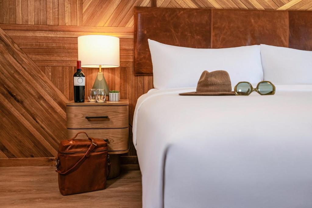Calistoga Motor Lodge and Spa, a JdV by Hyatt Hotel - Deluxe King Room Met Terras