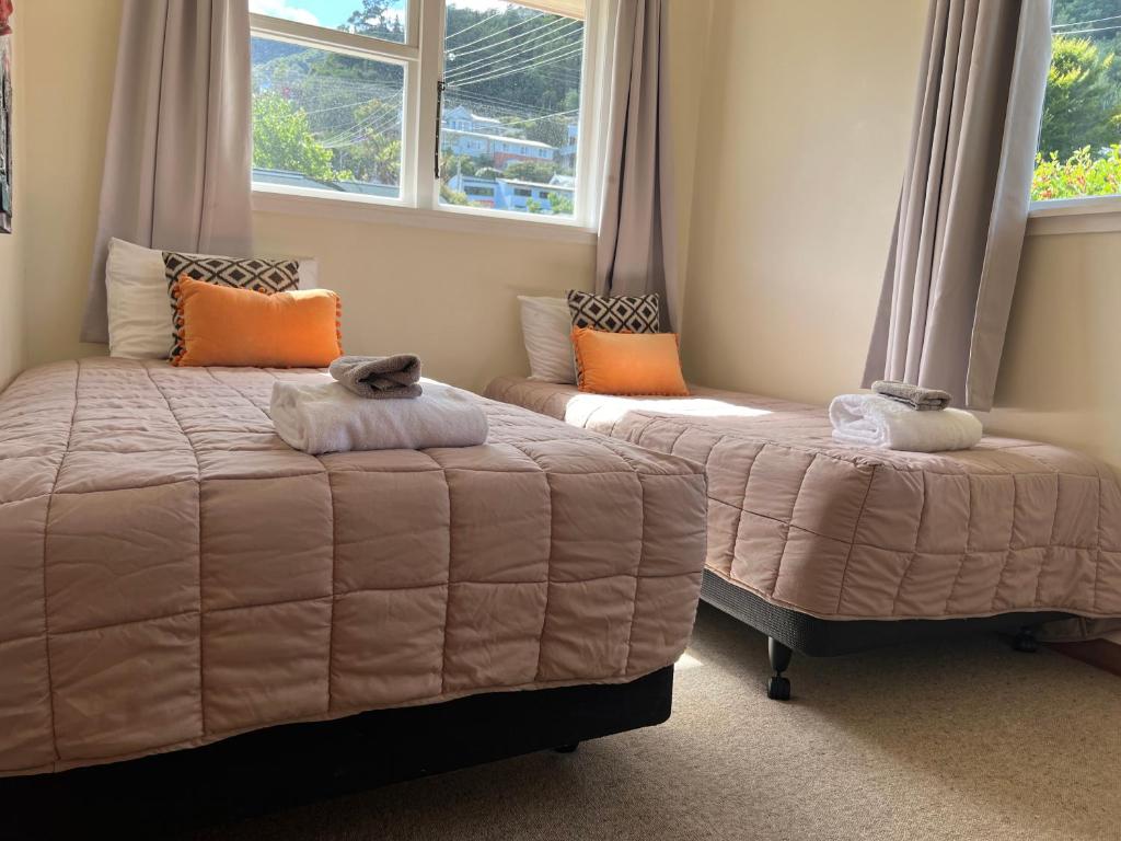 Close to Picton Town - Resim 11