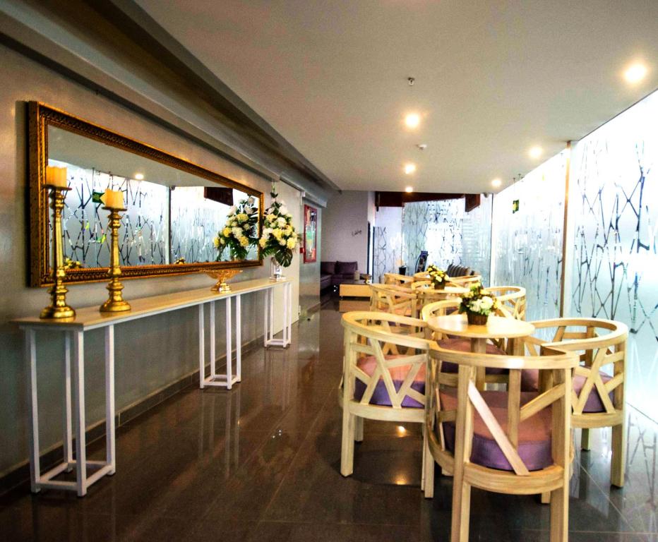 Restaurace v ubytování Luma Plaza Hotel