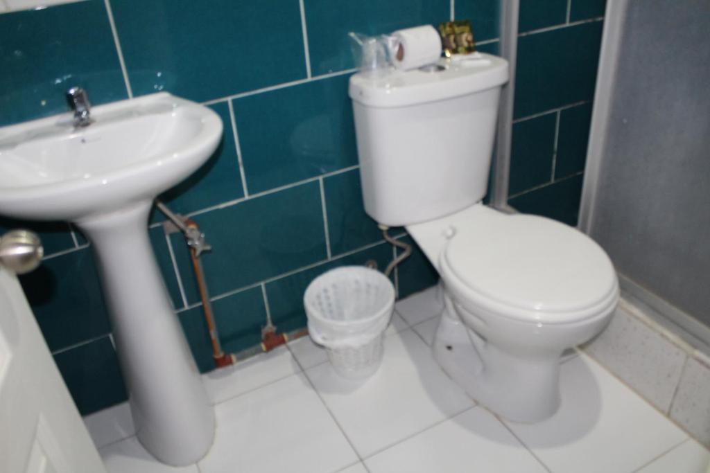 Koupelna v ubytování JULIUS Hostal