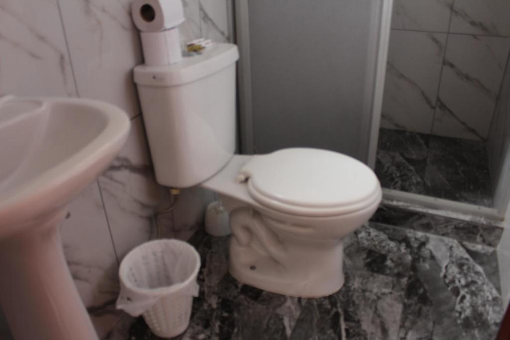 Koupelna v ubytování JULIUS Hostal
