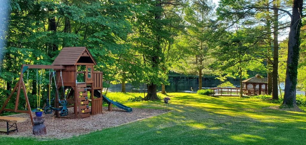 Giardino di Paper Mill Pines Bed and Breakfast
