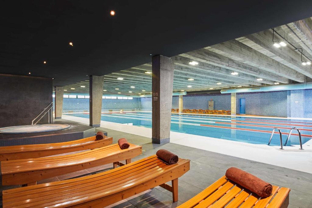 Bazén v ubytování Dreams Lanzarote Playa Dorada Resort & Spa nebo v jeho okolí