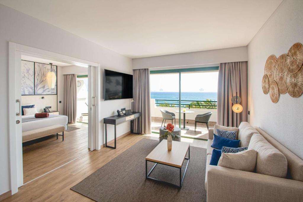 hoteles lanzarote con vistas al mar