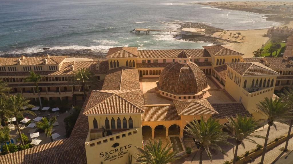 Vue générale sur la mer ou vue sur la mer prise depuis l'hôtel