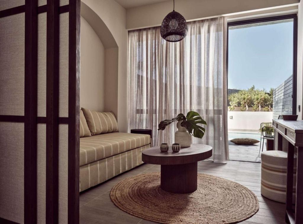 Posedenie v ubytovaní Numo Ierapetra Beach Resort Crete, Adults only, Curio Collection Hilton