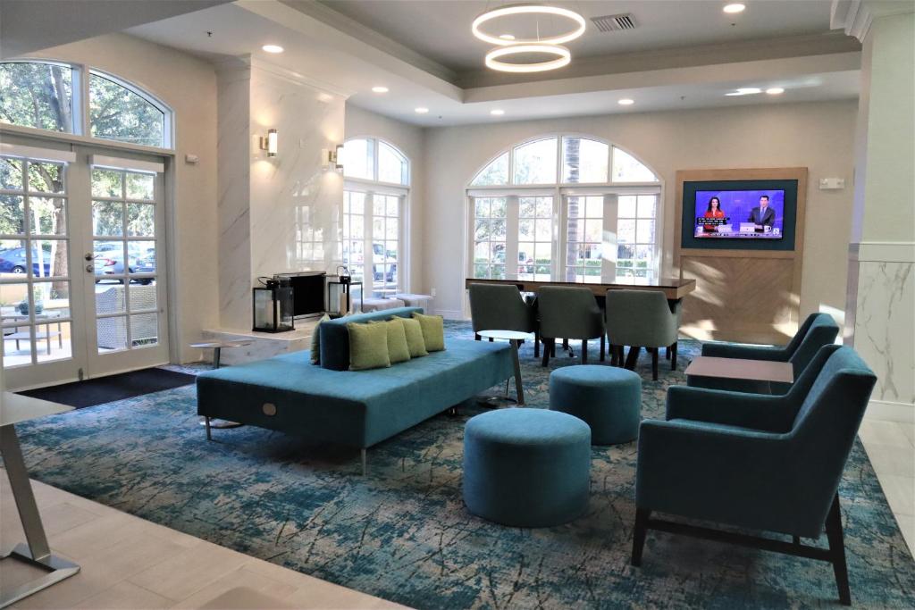 TV&#47;Unterhaltungsangebot in der Unterkunft Hilton Garden Inn Calabasas
