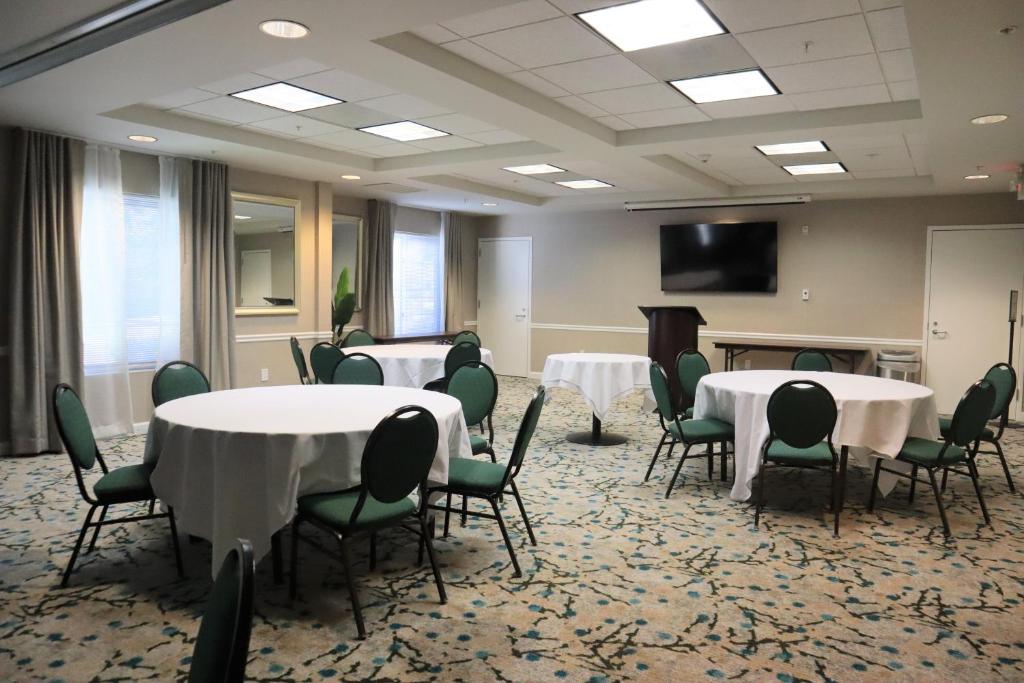 Der Geschäftsbereich oder Konferenzraum in der Unterkunft Hilton Garden Inn Calabasas