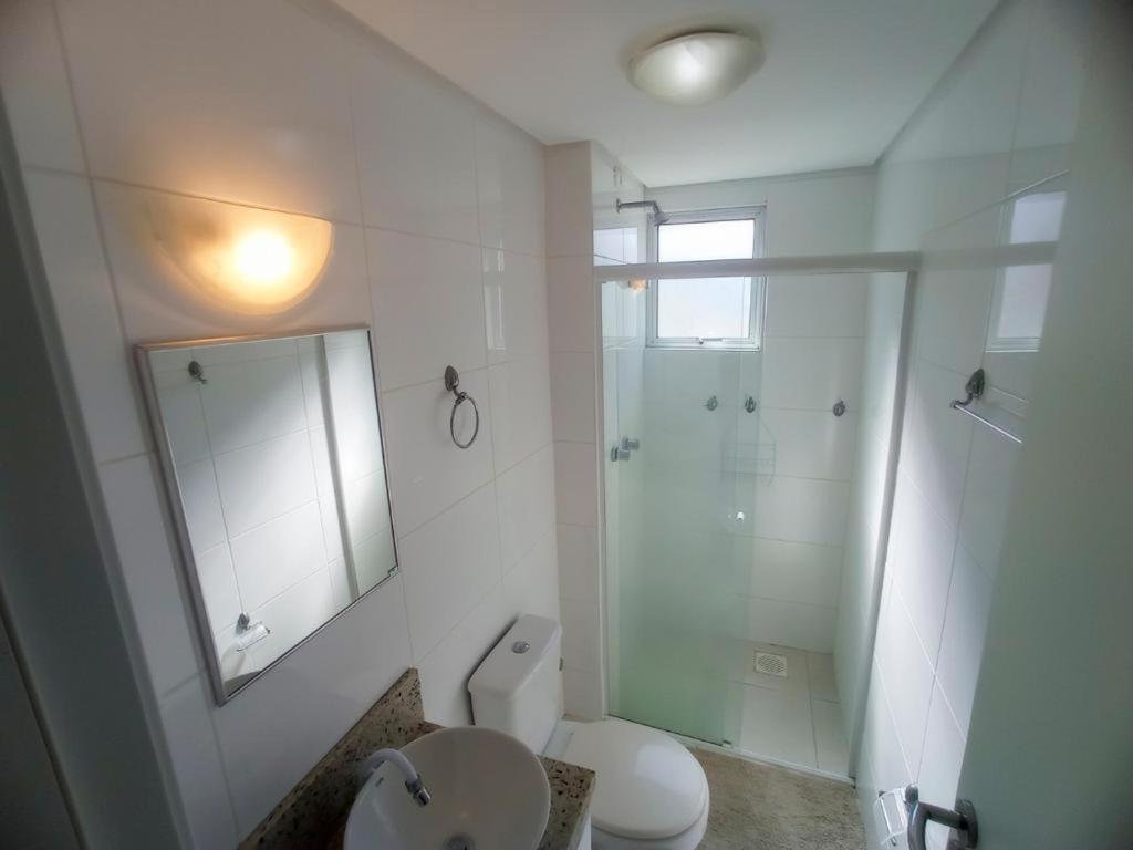 Salle de bains dans l'établissement APARTAMENTO à 100 m do mar (1 min a pé)