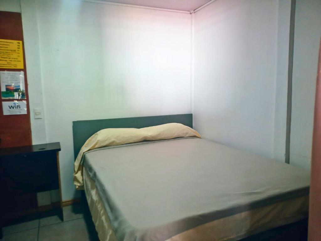 Hogar tico-estadounidense cerca de aeropuerto - Double Room