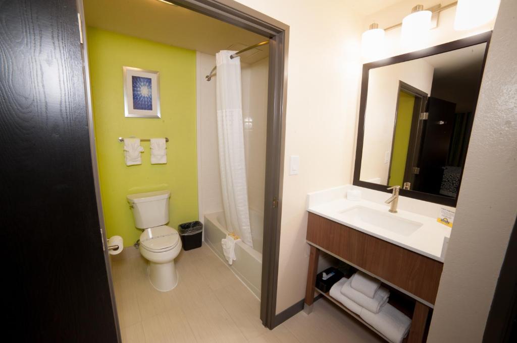 Arya Inn & Suites - 