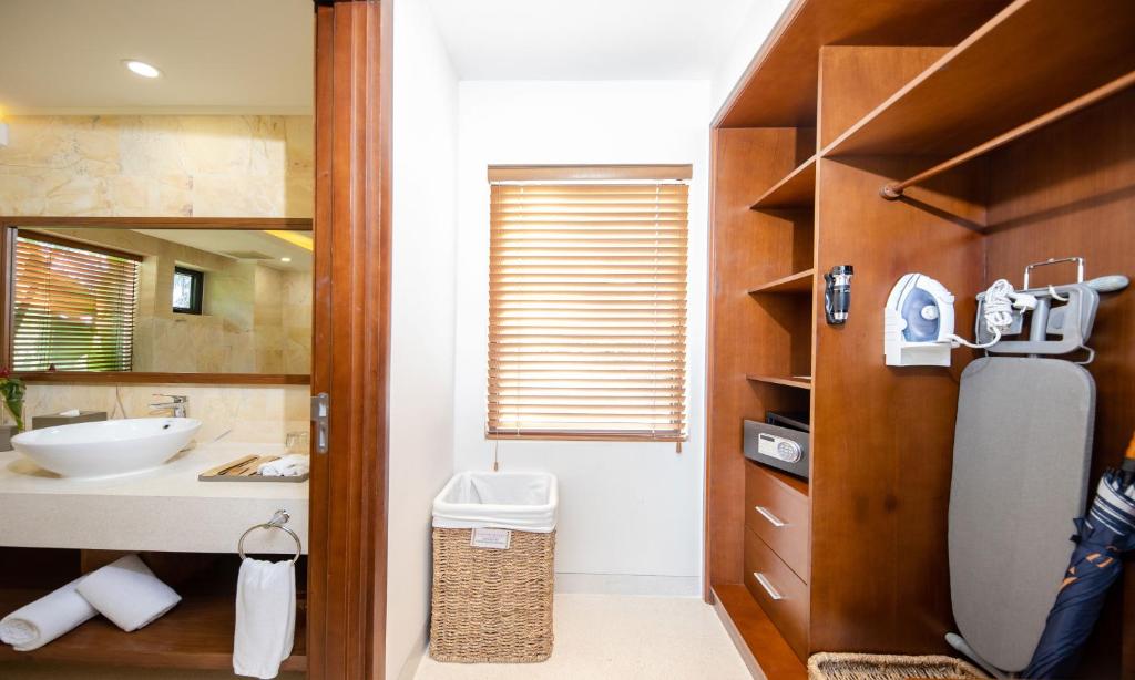 Premium Bungalow King