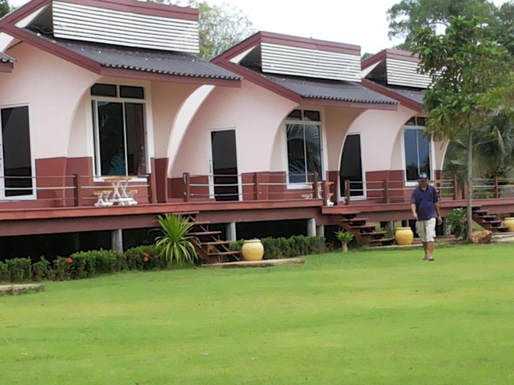 Zahrada ubytování Lomtalay Resort Trat