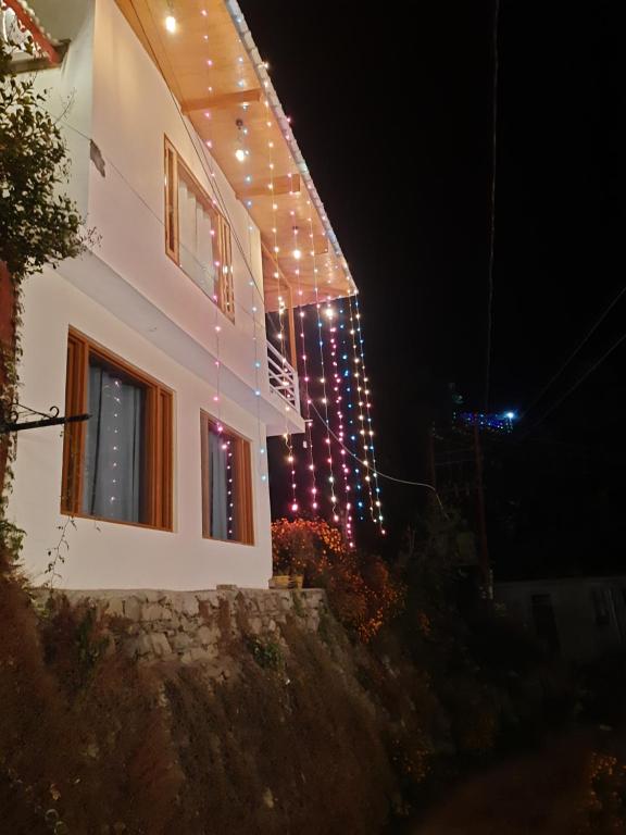 Chandra homestay kainchidham - Habitación Doble Con Vista A La Montaña