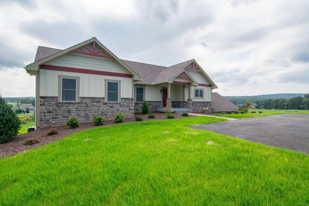Beary Fine 6 bed 5 bath luxury home w indoor pool - Familiekamer