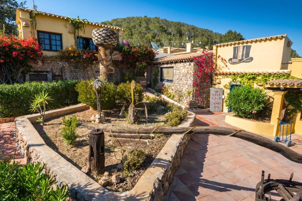 Pikes Ibiza, San Antonio – Updated 2023 Prices