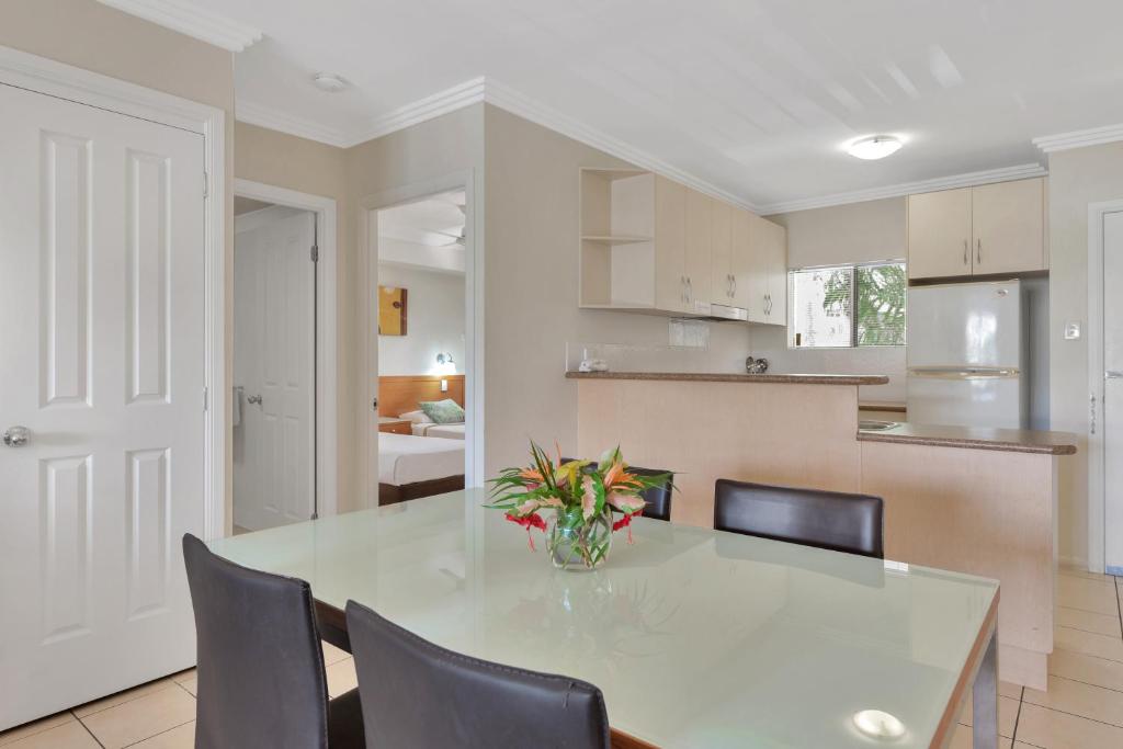 Bay Village Tropical Retreat & Apartments - Resim 36