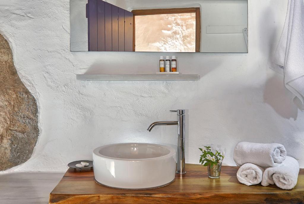 Fotografia z galérie ubytovania White River Cottages - rustic minimalist holiday houses v destinácii Makry Gialos