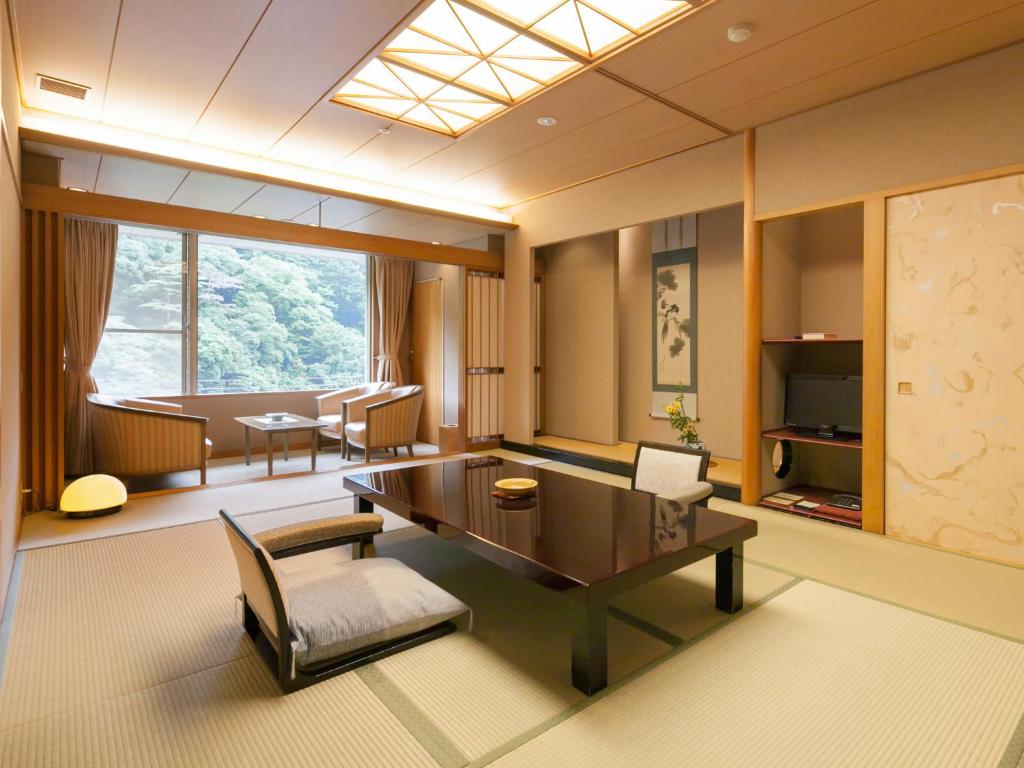 Posezení v ubytování Arima Onsen Gekkoen Korokan