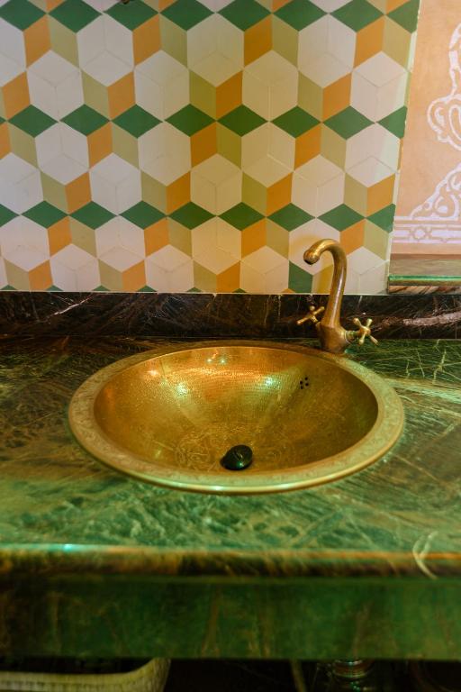 Fotografie z fotogalerie ubytování Colorful traditional Riad w/views of Spain v destinaci Tanger