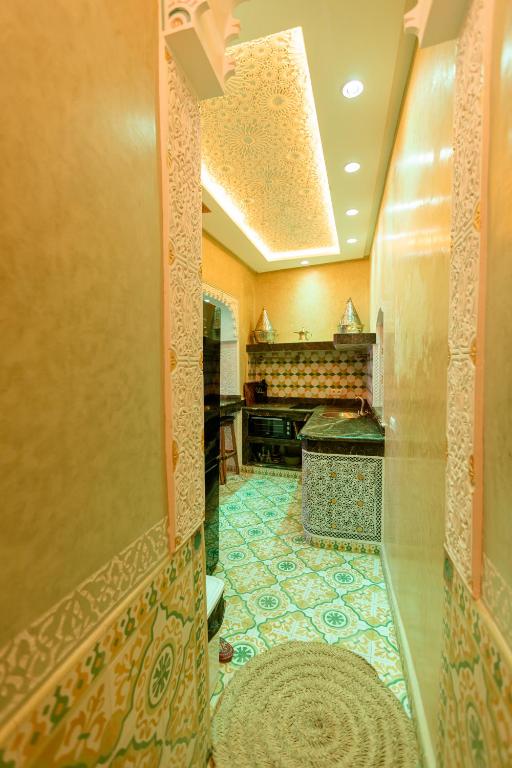 Fotografie z fotogalerie ubytování Colorful traditional Riad w/views of Spain v destinaci Tanger