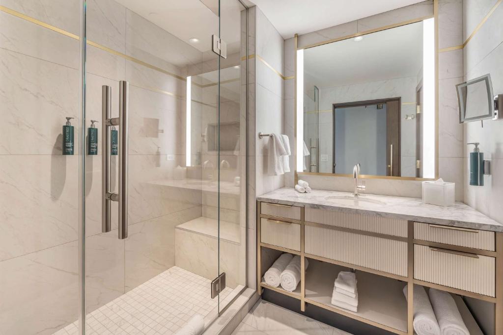 Ein Badezimmer in der Unterkunft Hilton Club Elara Las Vegas